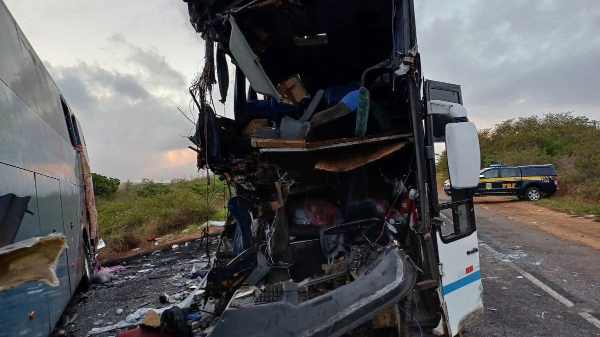 Ônibus envolvido no acidente