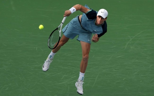 Jannik Sinner durante a vitória sobre Alexander Zverev na semifinal do Masters 1000 de Cincinnati, neste domingo