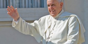 Francisco: Papa prático e simples, que usava o sapato até gastar