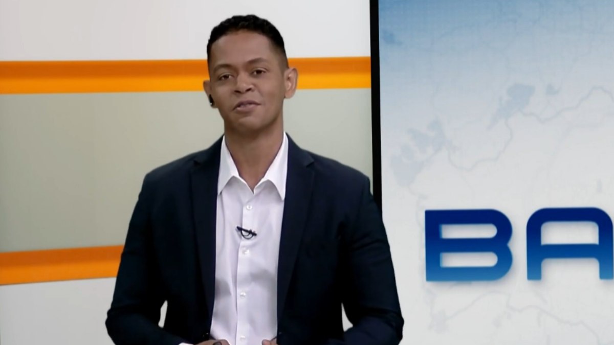 Apresentador da Globo conta ao vivo que será pai: "Presente"