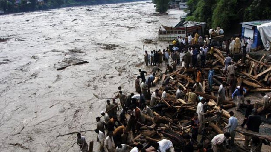 Enchentes no Paquistão causadas por fortes chuvas em agosto deste ano