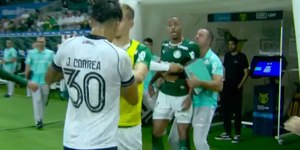 Marlon Freitas troca farpas com jogadores do Botafogo: "Otário"