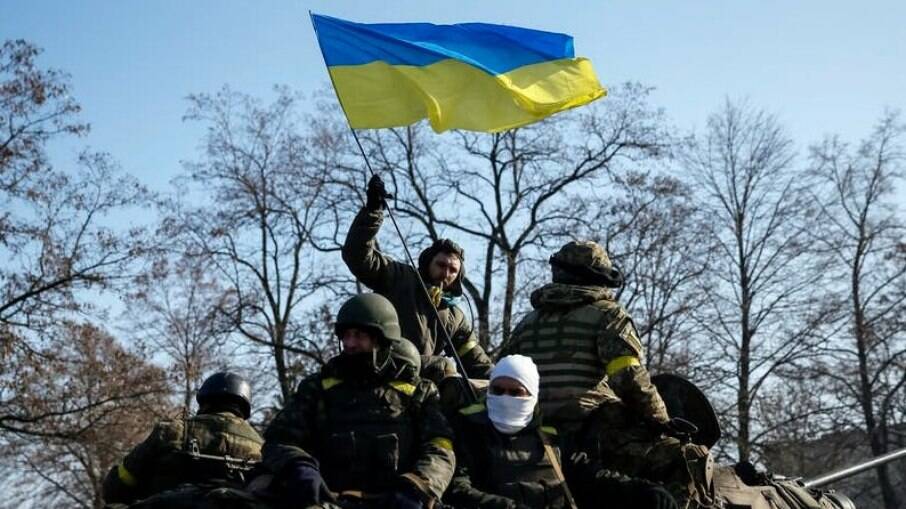 UE fecha acordo com Ucrânia para missão de formação militar