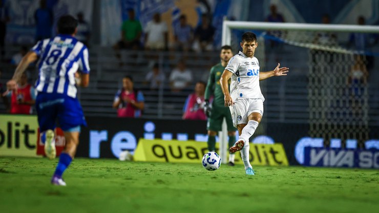 Grêmio sofre virada do CSA e se complica na Copa do Brasil