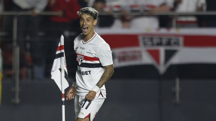 Comentarista%20da%20Globo%20cobra%20Ferreirinha%20sobre%20tanguinha%20em%20Neto