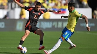 Sem jogar bem, Brasil empata com a Colômbia e avança às quartas de final