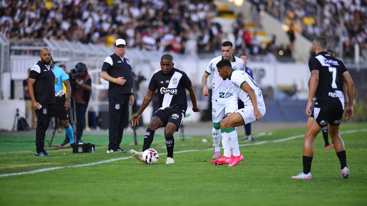 A Ponte Preta venceu o Guarani e evitou que rival subisse à Série B