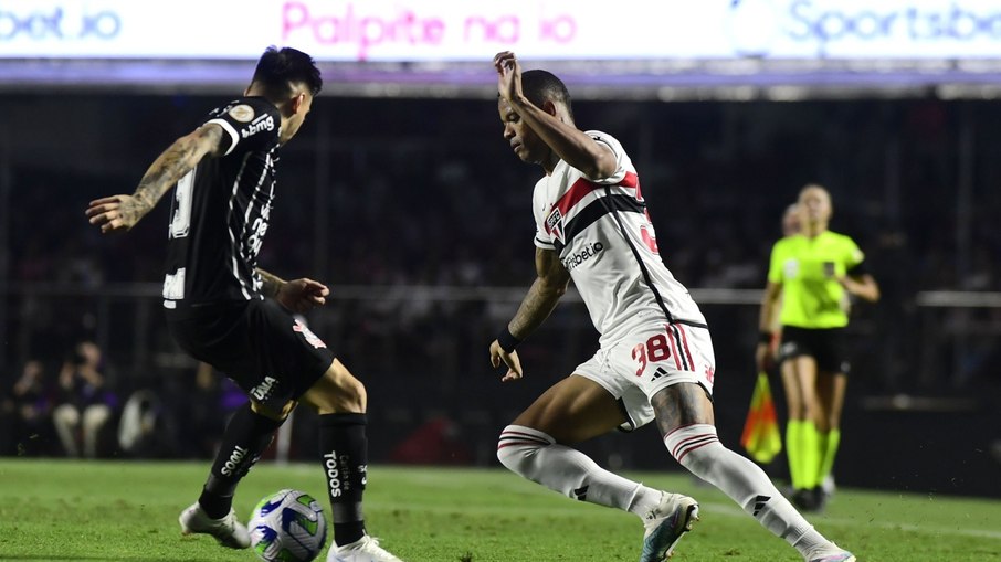 São Paulo vence o Corinthians no Morumbi e redes sociais são