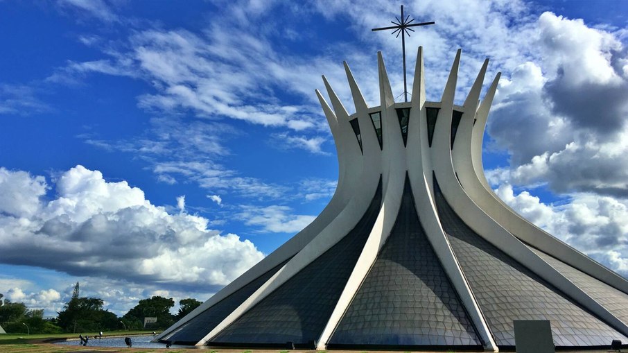 Estrutura da Catedral Metropolitana Nossa Senhora Aparecida Estrutura da Catedral Metropolitana Nossa Senhora Aparecida