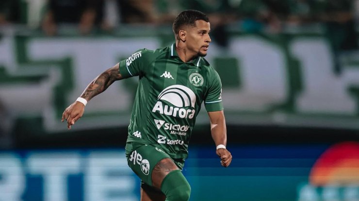 São Paulo acerta com lateral-direito destaque da Chapecoense