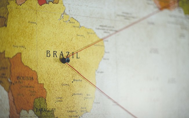 Felipe Avancini orienta brasileiros sobre mobilidade global