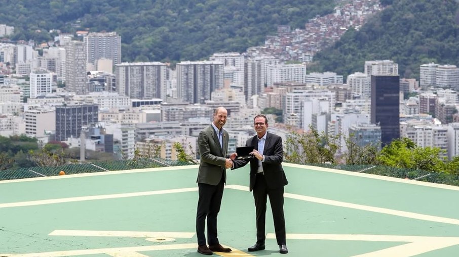 Príncipe William visita o Rio e recebe chaves da cidade de Eduardo Paes