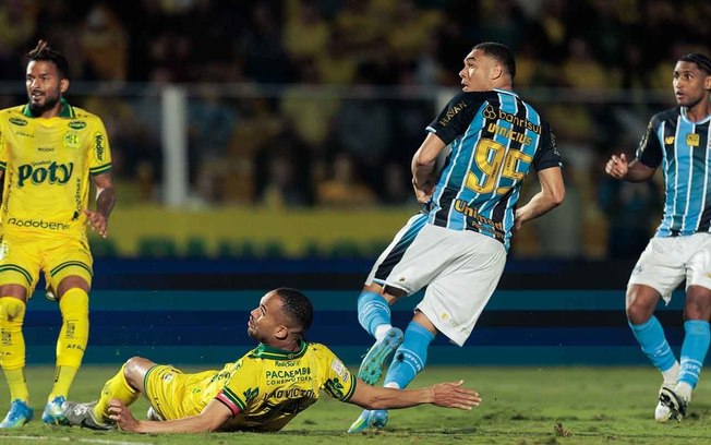 Carlos Vinicius é artilheiro do Grêmio no ano Carlos Vinicius é artilheiro do Grêmio no ano