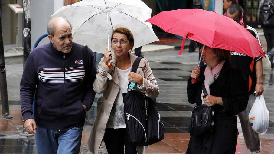 Previsão do tempo deste sábado é de chuva