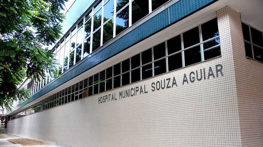 Menino foi transferido para o Hospital Municipal Souza Aguiar
