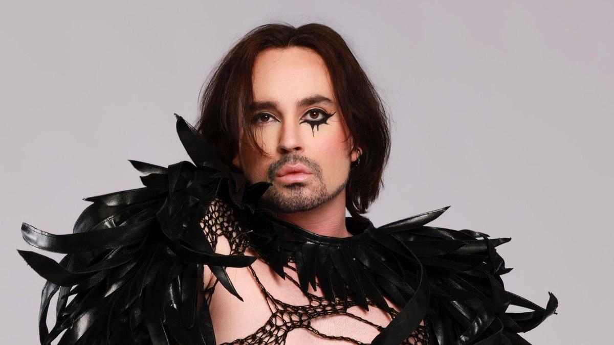 O cantor e compositor Johnny Hooker O cantor e compositor Johnny Hooker