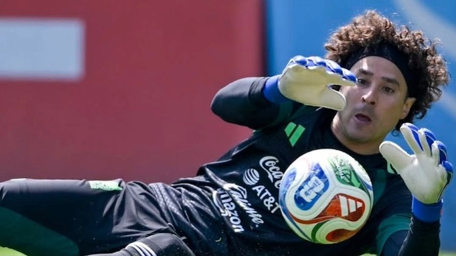 Guillermo Ochoa deve disputar a sexta Copa do Mundo pelo México