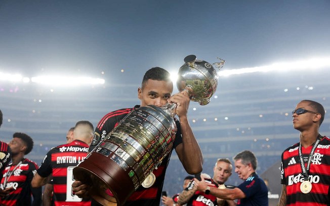 Alex Sandro ajudou na conquista da Libertadores pelo Flamengo em 2025