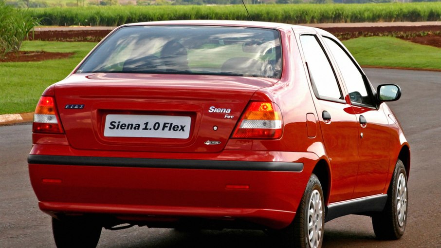 Fiat Siena da segunda geração teve motores Fire 1.0 8v de 55 cv e Fire 1.0 16v de 70 cv