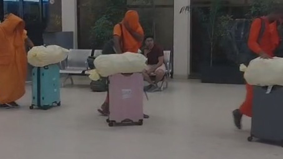 Vídeo: grupo de monges é preso com mais de 100 quilos de maconha Vídeo: grupo de monges é preso com mais de 100 quilos de maconha