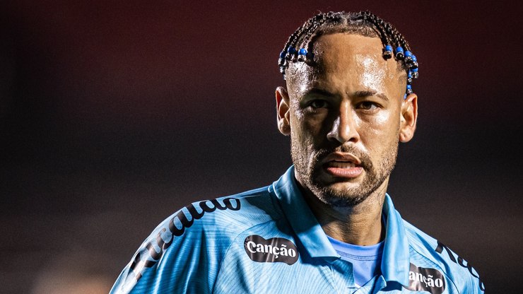 Neymar bate boca com jornalistas após vitória do Santos; assista