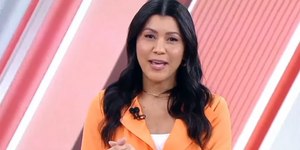 SBT: Mudança na grade faz apresentadora errar chamada ao vivo