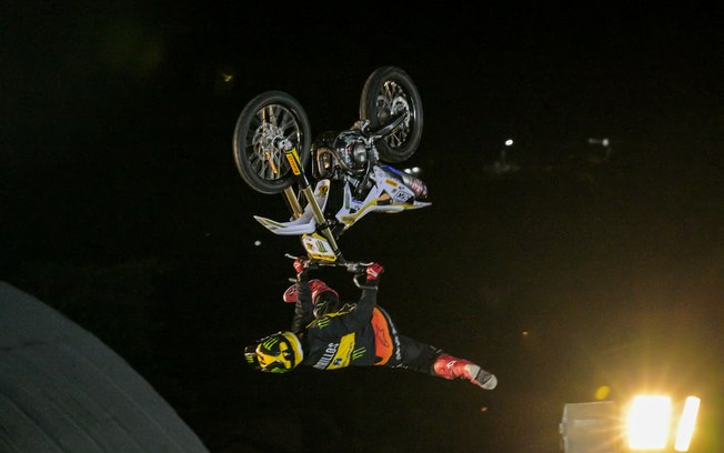 Fred Kyrillos vence Arena Freestyle Show em Ilhabela (SP)