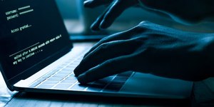 Demora na exclusão de fake news é prática das plataformas