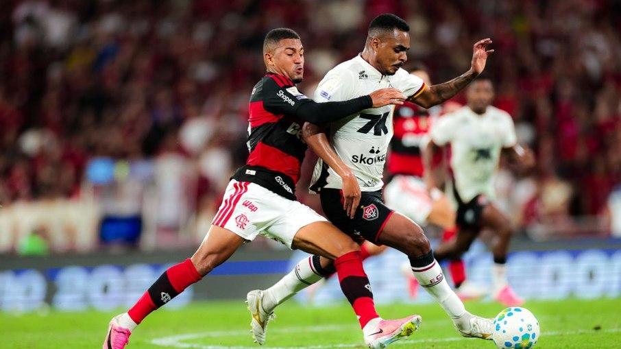 Flamengo venceu o Vitória por 2 a 0 neste domingo