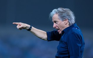 Al-Hilal faz reunião urgente para definir situação de Jorge Jesus