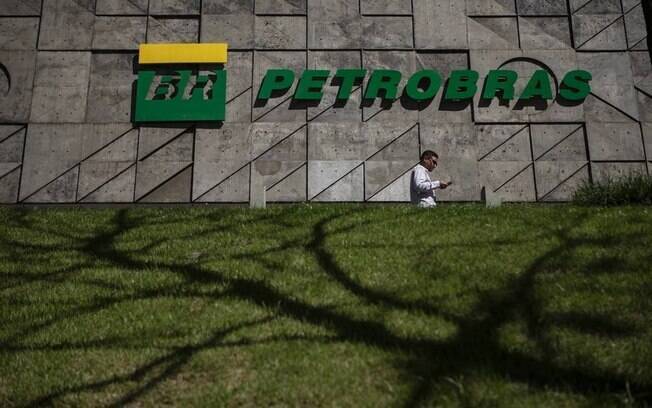Sede da Petrobras foi alvo de buscas da PF em ação da Lava Jato que mira fraudes em operações de câmbio com o Banco Paulista