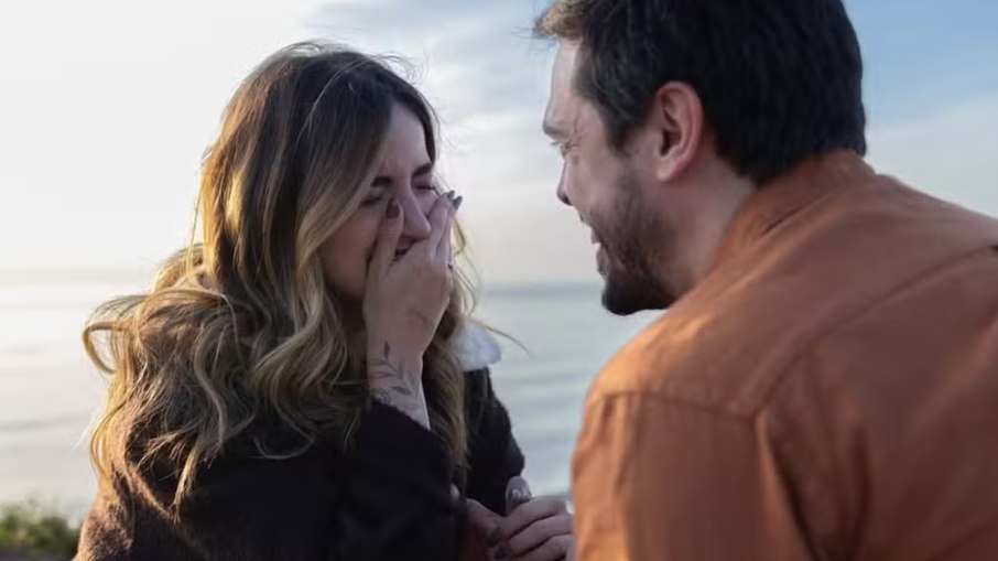 Mari Palma está noiva do humorista Osmar Campbell Mari Palma está noiva do humorista Osmar Campbell