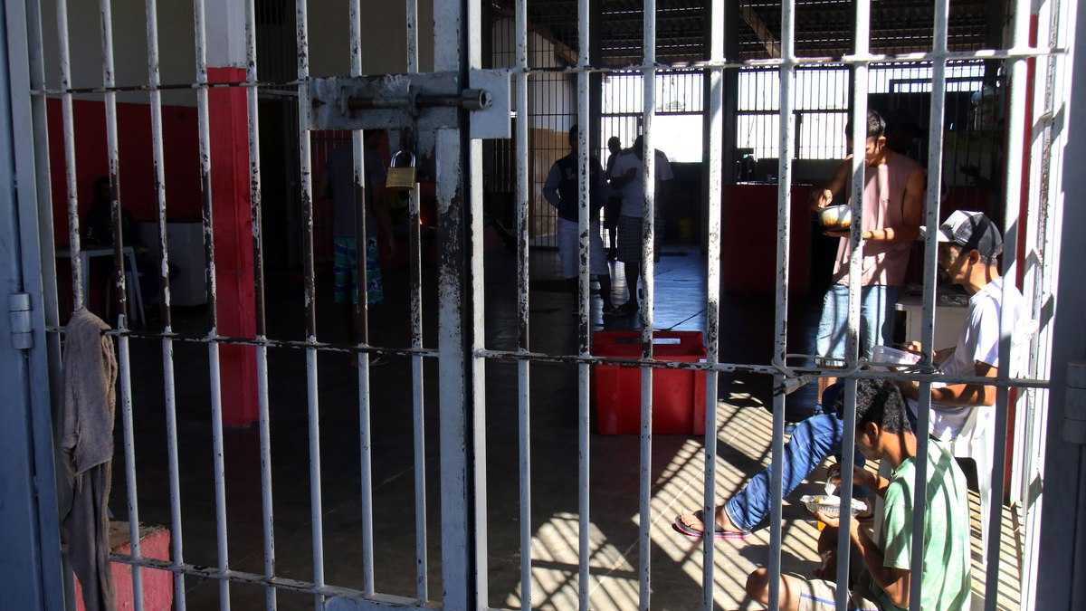 Ao menos 84% são a favor da redução da maioridade penal no Brasil Ao menos 84% são a favor da redução da maioridade penal no Brasil