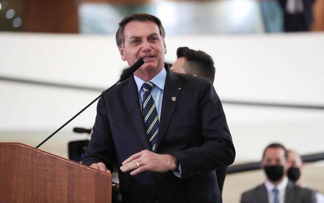 Bolsonaro é acusado de tentar interferir no comando da Polícia Federal.