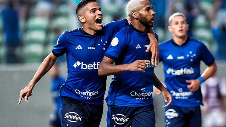 Cruzeiro vence Santos com dois de Wesley e assume liderança provisória da  Série A