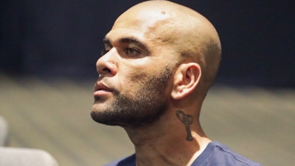 Daniel Alves faz primeira postagem após deixar a prisão