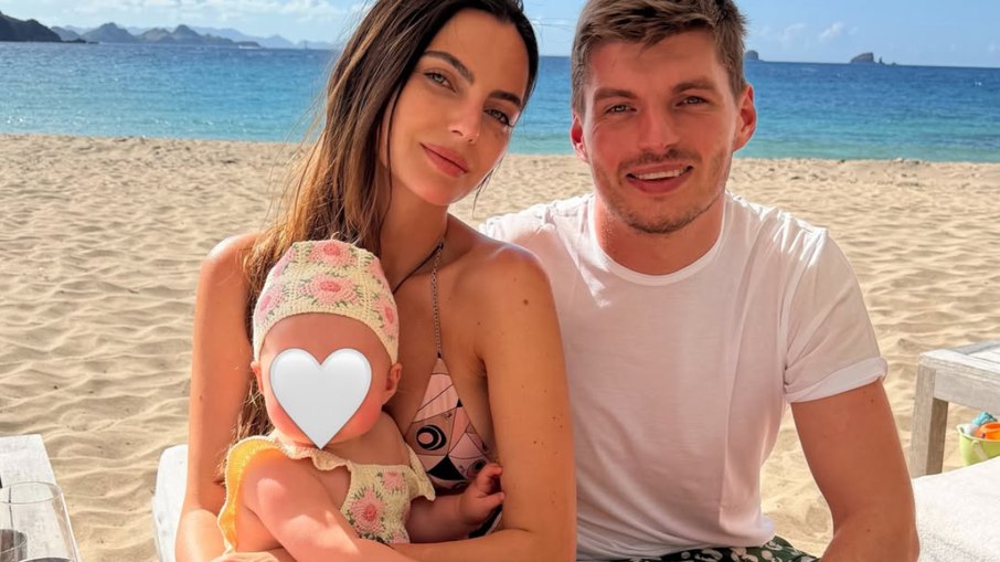 Verstappen ao lado de Kelly Piquet e sua filha, Lily