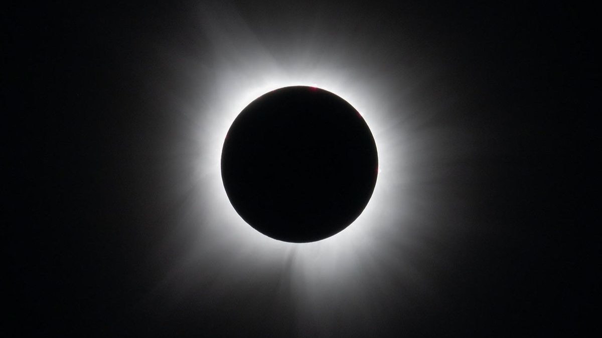 Photo: ultimosegundo.ig.com.br August 2026 Eclipses: Lunar Event Visible in Brazil, Solar in North