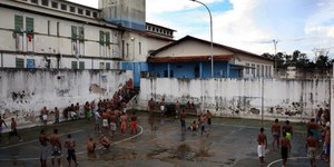 Oito detentos são condenados por matar colega de cela em Rondônia