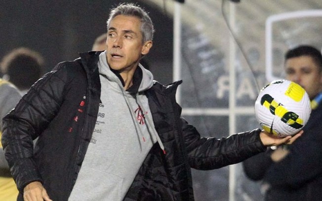 Mesmo com Dorival Júnior encaminhado, Paulo Sousa comanda treino do Flamengo