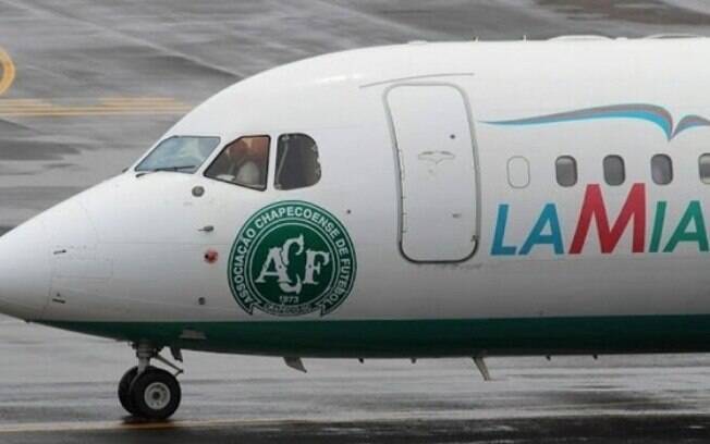 Empresa aérea LaMia e o piloto Miguel Quiroga, uma das 71 vítimas, são os responsáveis pela tragédia 