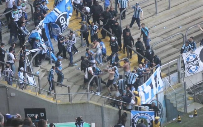 Organizadas do Grêmio são suspensas e setor da Arena é interditado após confusão