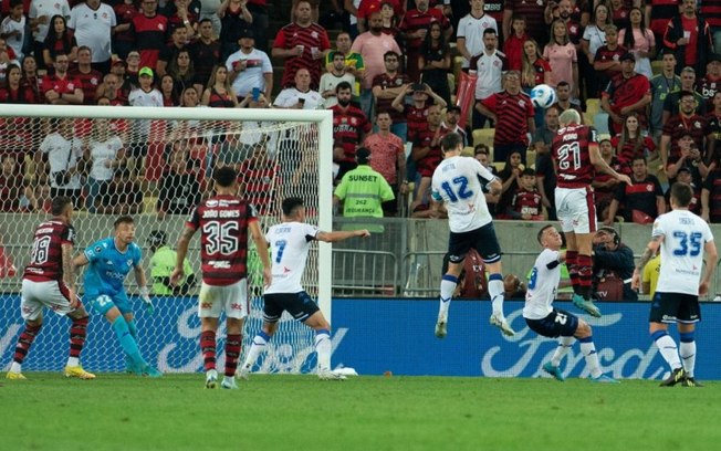 Em temporada mais artilheira, Pedro supera marcas de Zico e Gabigol pelo Flamengo na Libertadores