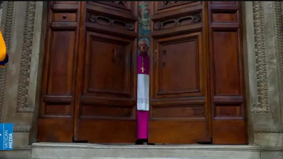 As portas da Capela Sistina foram fechadas na quarta (7) para o início do conclave As portas da Capela Sistina foram fechadas na quarta (7) para o início do conclave