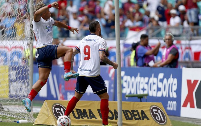 Dupla decide e Bahia goleia Itabuna para ir à final do Baiano