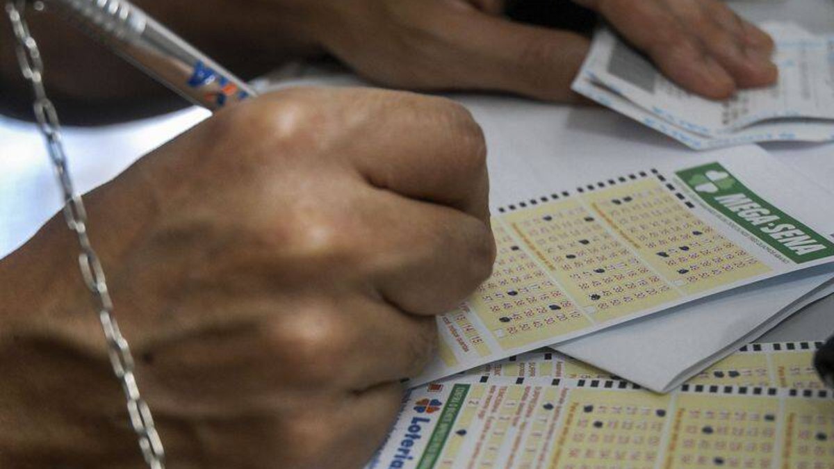 Sorteios da Mega-Sena são feitos pelo menos duas vezes na semana.