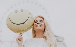 Psicologia Positiva: o que é e como aplicar no dia a dia para mais felicidade
