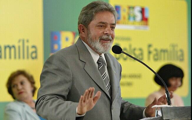 Bolsa Família virou lei em 2004, durante o governo Lula