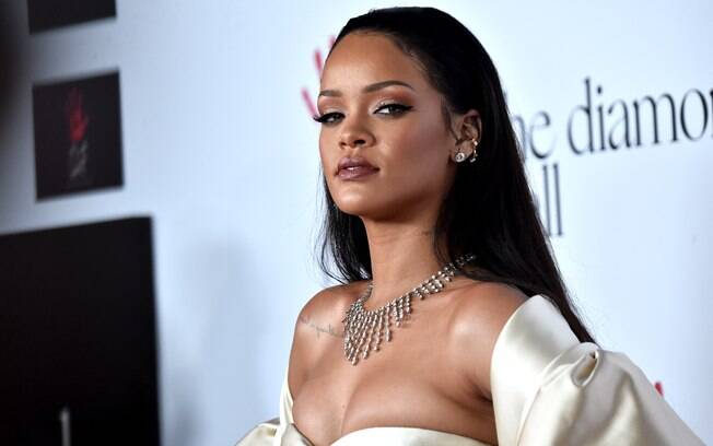 Rihanna foi escolhida pela Universidade de Harvard para receber prêmio por causas humanitárias que criou