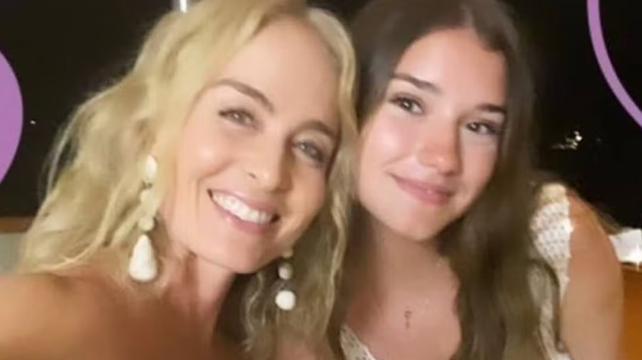A jovem mantém perfis fechados nas redes sociais e pouco posta com o namorado. A jovem mantém perfis fechados nas redes sociais e pouco posta com o namorado.